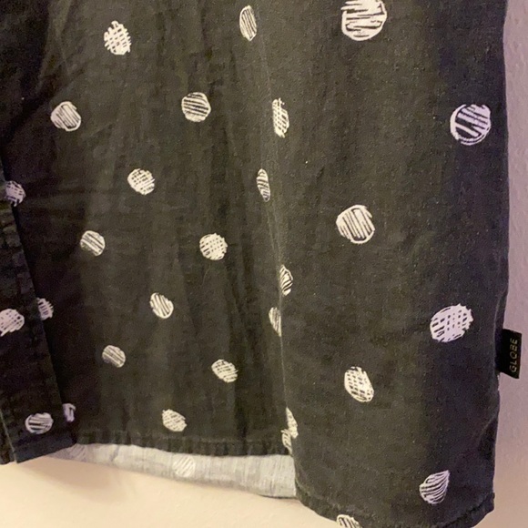 GLOBE - Short-Sleeve Button up (circles) - Picture 4 of 5